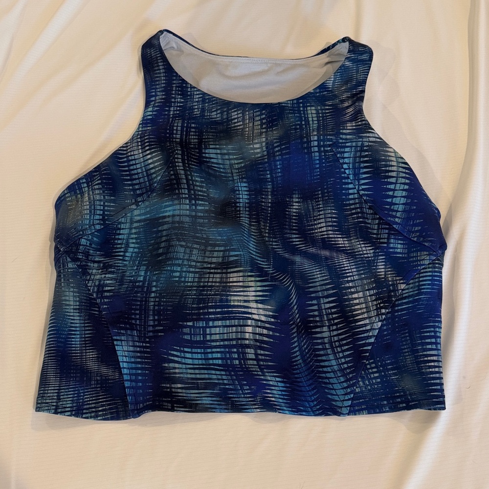 Lululemon invigorate training cropped tank top size 6
